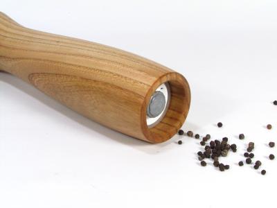 Pfeffermühle Rüster (Ulme) mit Keramik-Mahlwerk #13